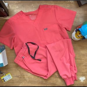 FIGS Hot Coral RARE COLOR Scrub Set